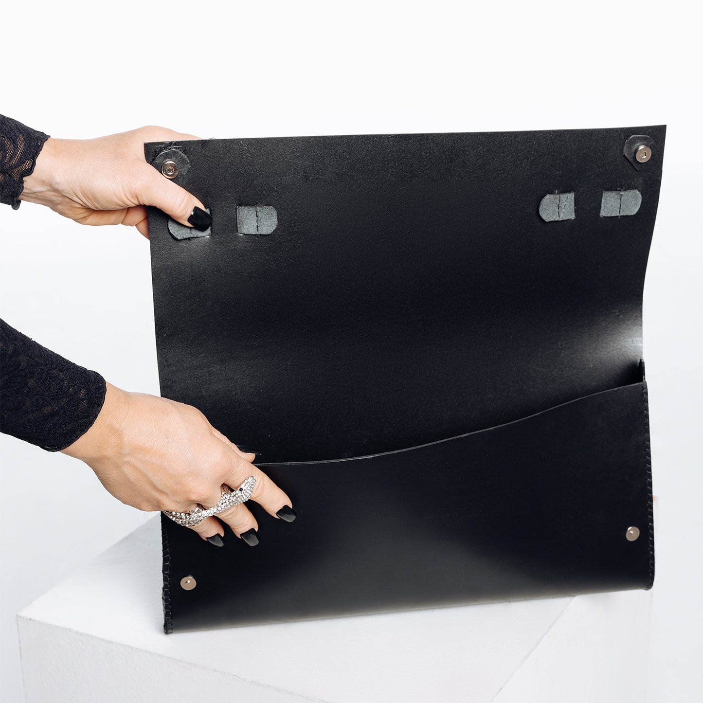 Streiff Clutch, Black